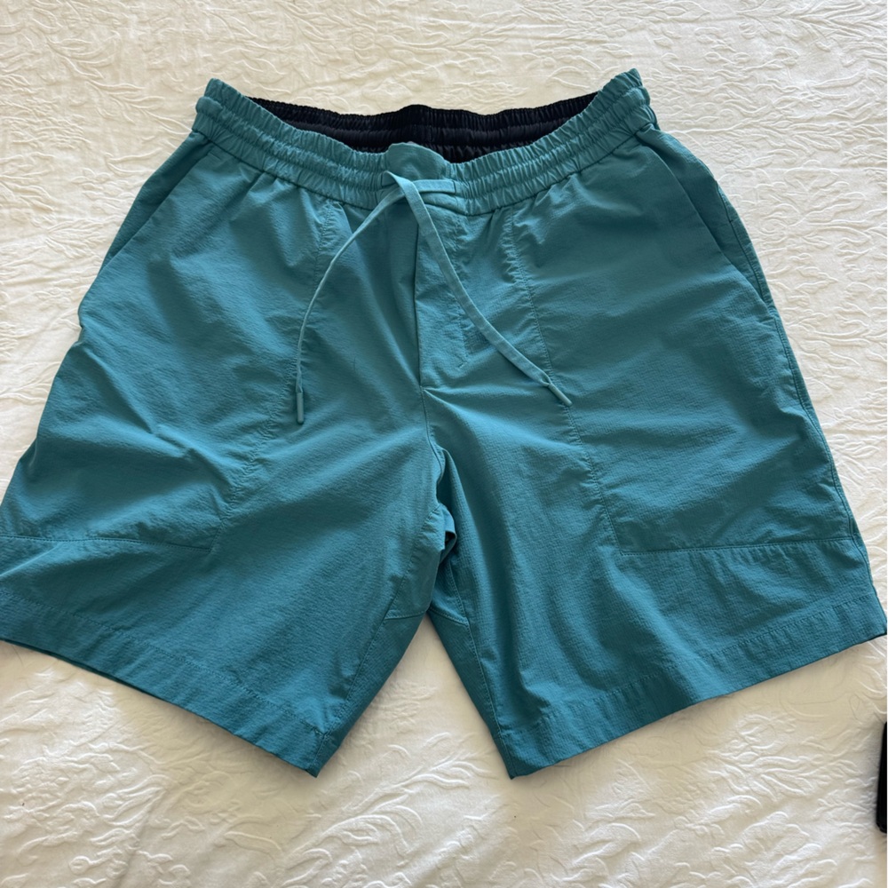 Lululemon LG Men’s Athletica Bowline 8" Stretch Linerless Shorts in Crest